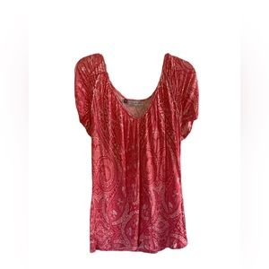 Jennifer Lopez coral shirt